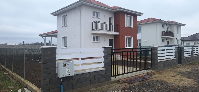 Crevedia, zona retrasa, liniste, 1.3 km de sos. Bucuresti.