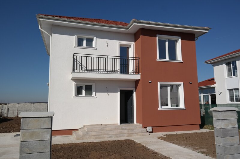 Crevedia, zona retrasa, liniste, 1.3 km de sos. Bucuresti.