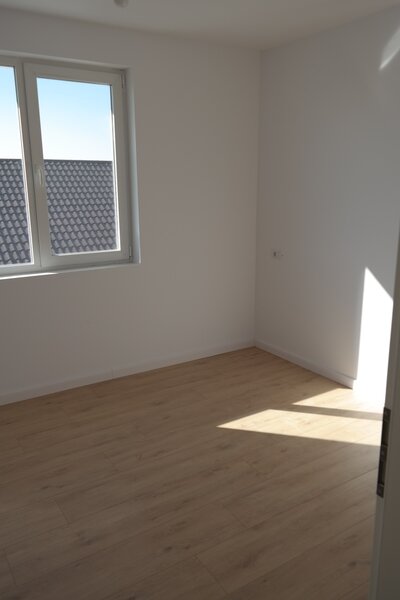 Crevedia, zona retrasa, liniste, 1.3 km de sos. Bucuresti.