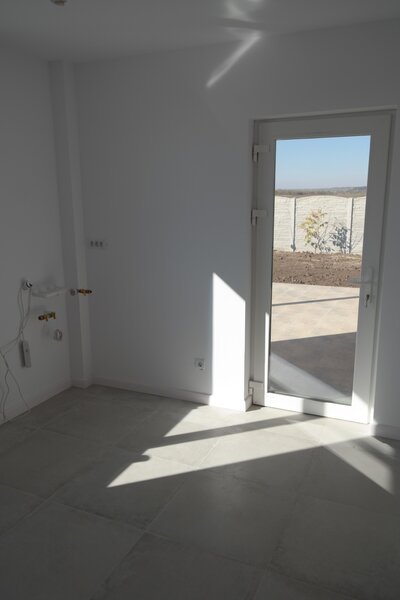 Crevedia, zona retrasa, liniste, 1.3 km de sos. Bucuresti.